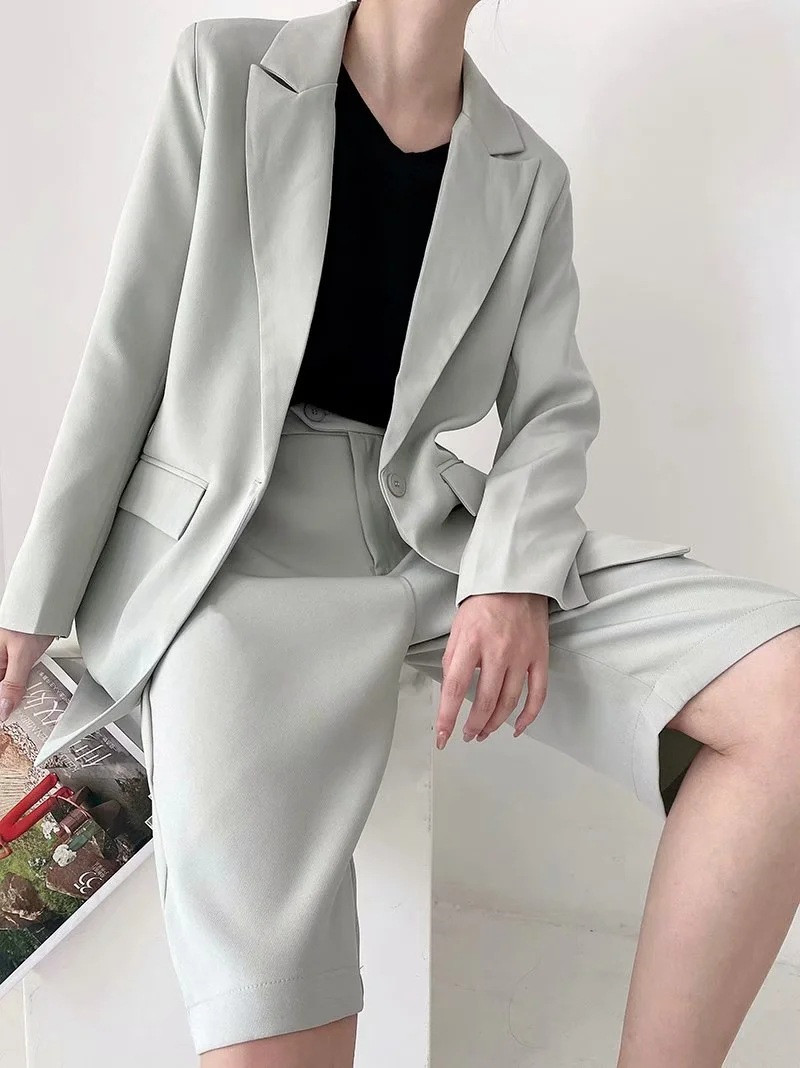 One Button Mid-length Suit Jacket and Suit Pants