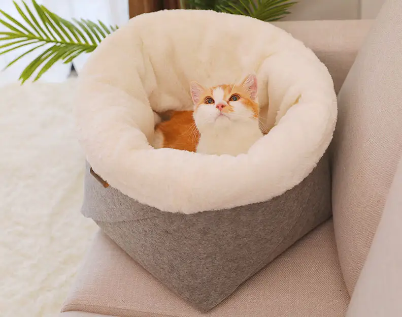 Round Cat Soft Plush Nest Bed With Outer Felt Cover