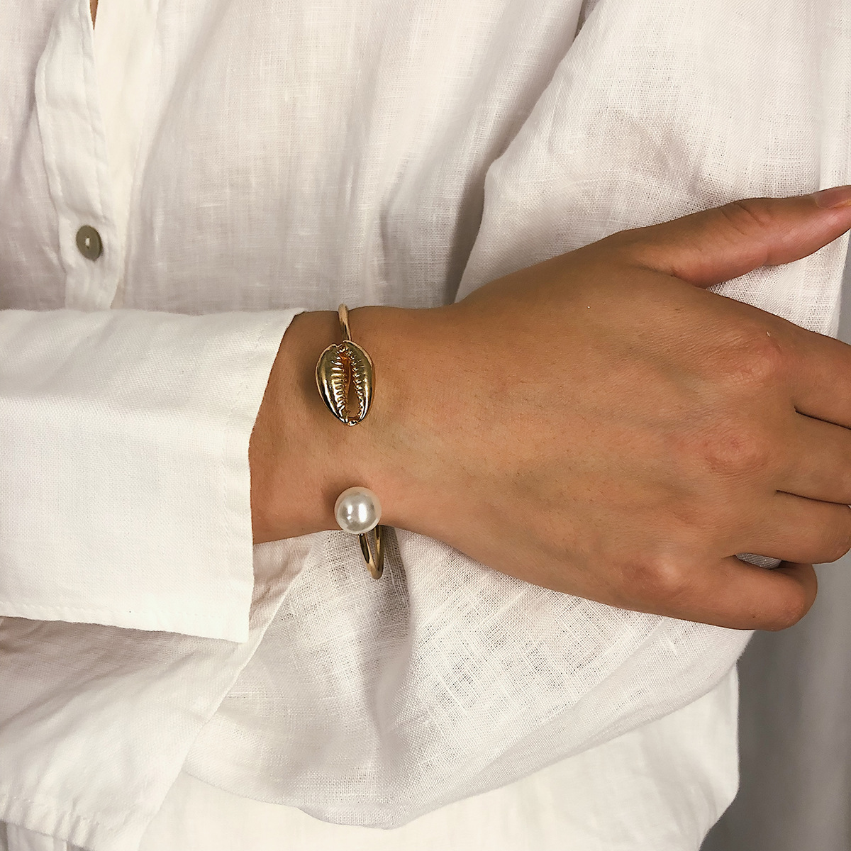Simple Temperament Pearl Shell Creative Bracelet
