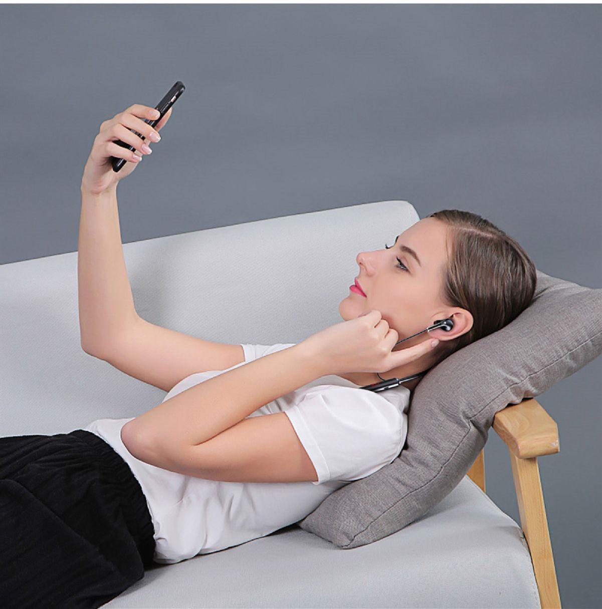 Wireless Ear-Mounted Bluetooth Headset - Image 3