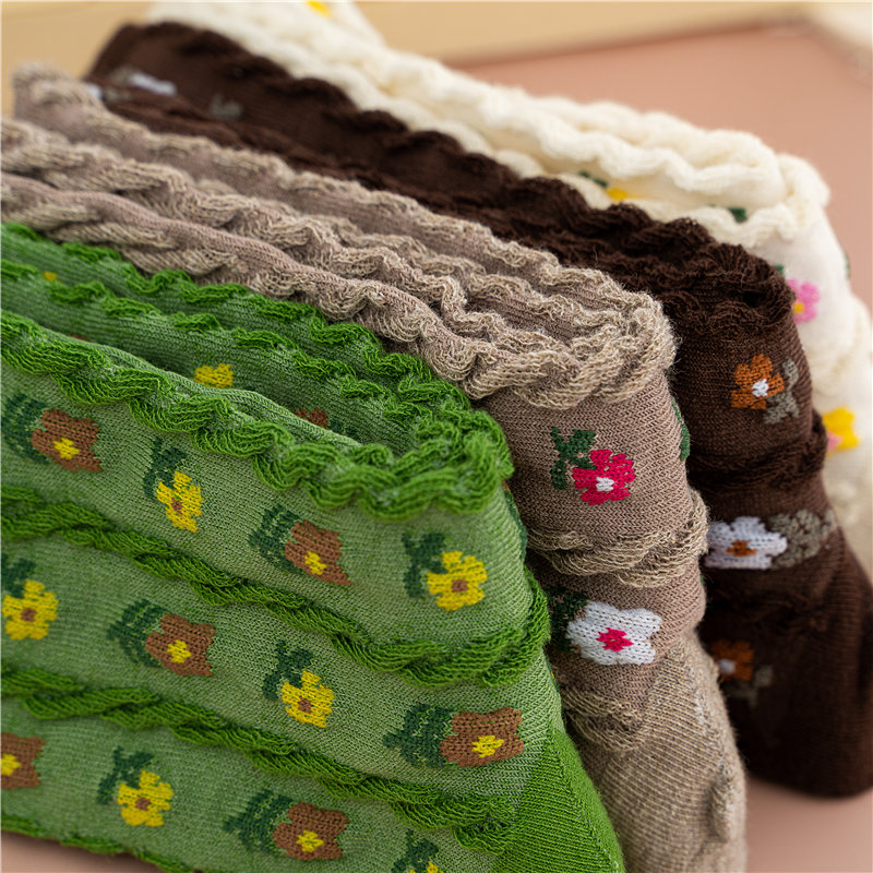 Three-Dimensional Vertical Strip Literary Flower Socks