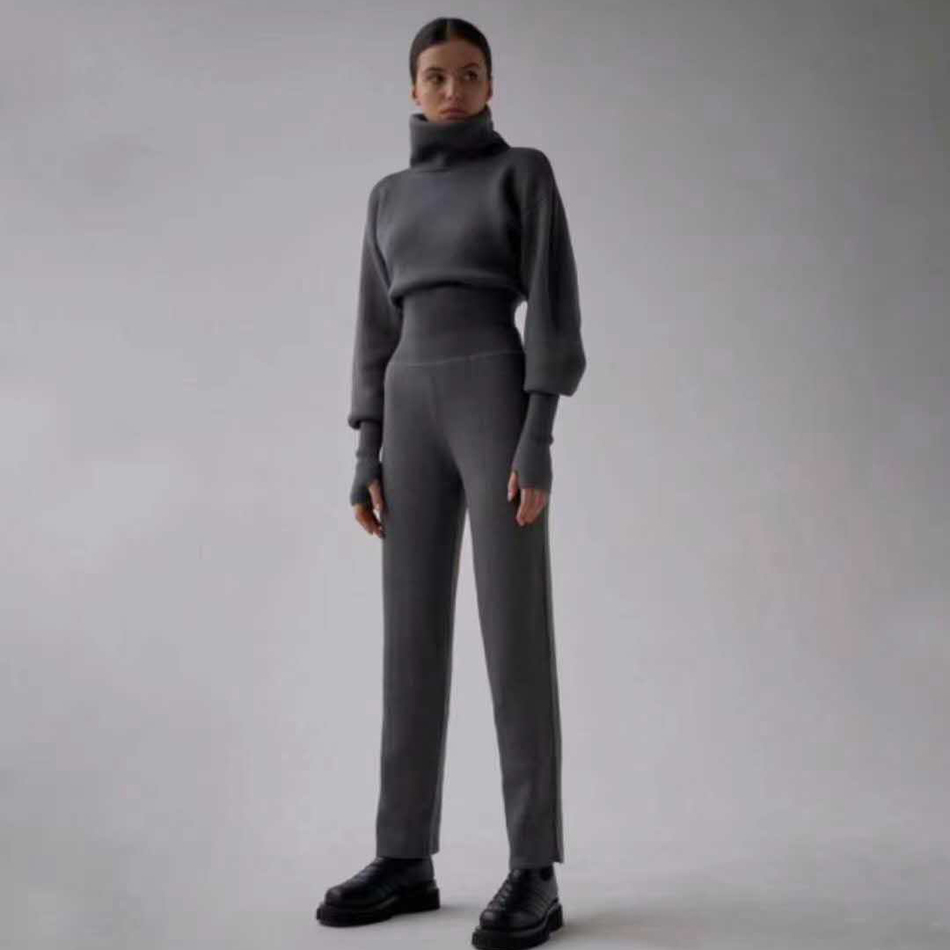 Two-Piece Suit Of High-Neck Solid Color Knitted Waist Slacks