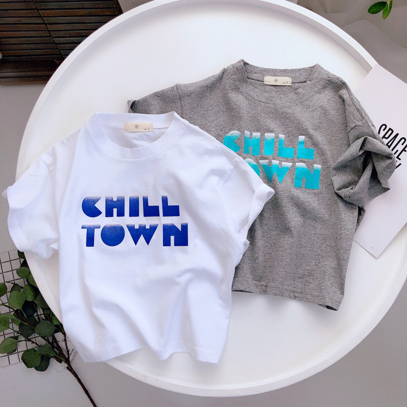 تيشيرت أولاد قطني بنقشة شخصية وأكمام قصيرة