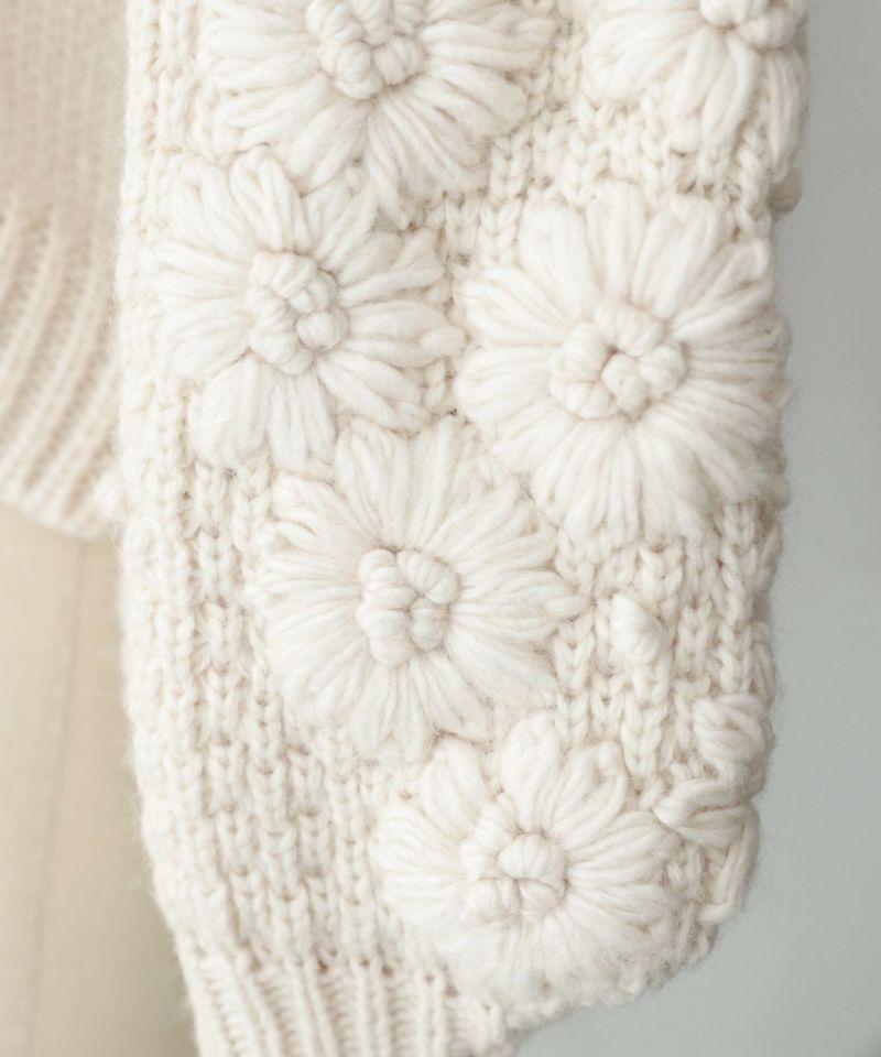 Small Daisy Embroidered Loose Lantern Sleeves Lazy Wind Thick Warm Pullover Sweater