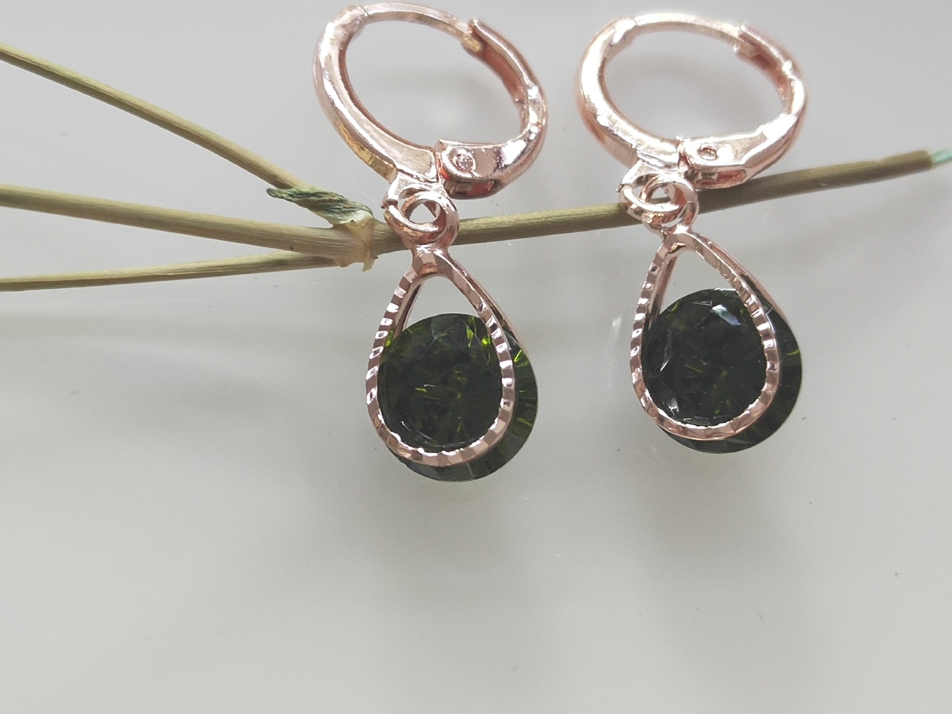High-end Water Drop Copper Zircon Earrings