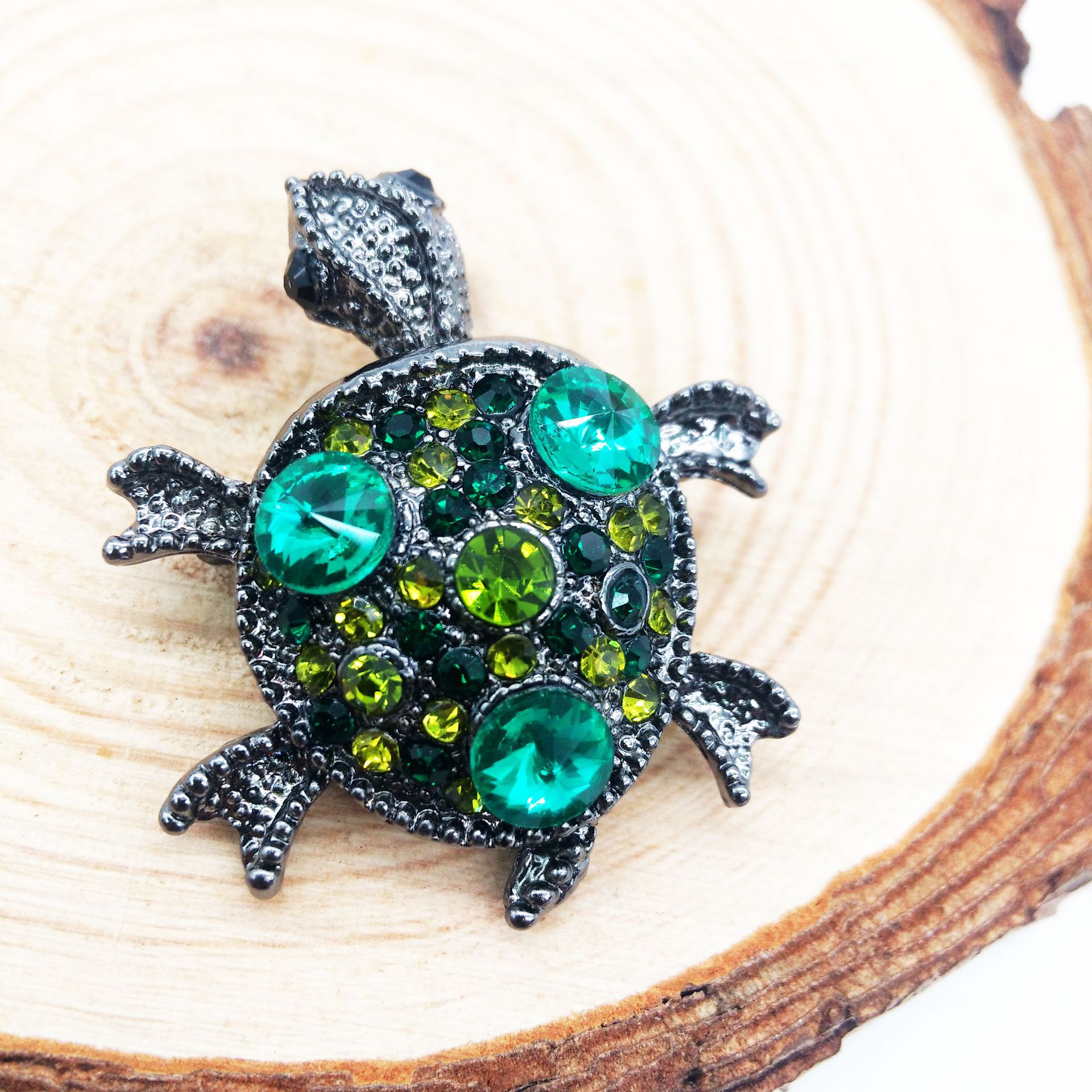 Title 3, Schattige retro kleine schildpad broche