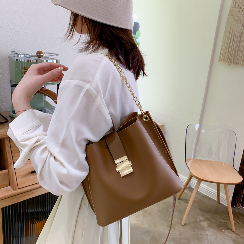 Title 1, Retro All-match One-shoulder Messenger Bucket Bag