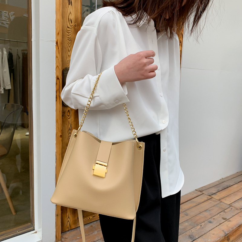 Title 3, Retro All-match One-shoulder Messenger Bucket Bag