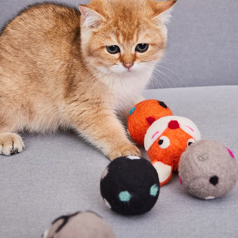 Colorful Felt Stretch Ball Cat Toy Pet Toy