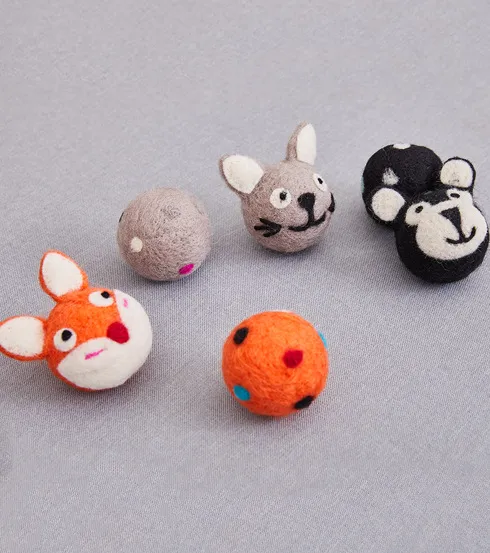Colorful Felt Stretch Ball Cat Toy Ball Pet Toy With Small Bell Sound Play Cat Toys Creative Interactive Cat Dog Chew Toy – image 4