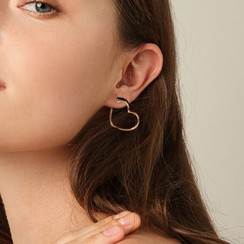 Simple Temperament All-Match Heart-Shaped Earrings
