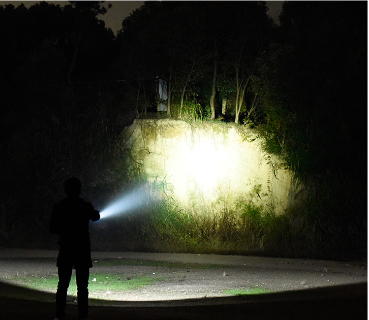 Super Bright Flashlight Zoomable USB Rechargeable Electric Torch 5 Modes Torch Outdoor Fishing Waterproof — foto 3