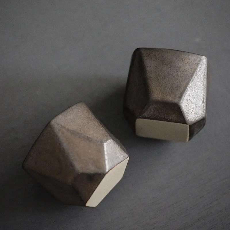 Japanese Retro Teacup With Patina Glaze Simple Geometric Shape