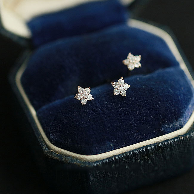 Mini Five-pointed Star Small Flower Wild Personality Earrings