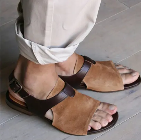 Flat Button-Down Sandals for Men Are in Style