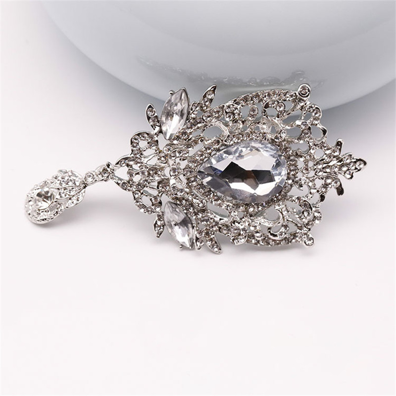 Rhinestone and Brooch Pendant Women Europe and America
