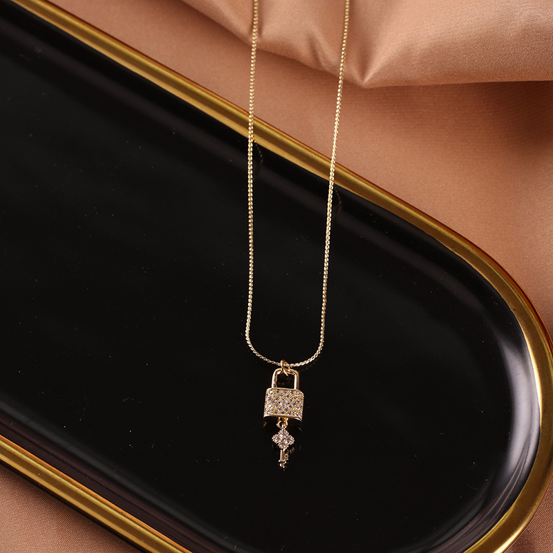 Exquisite Niche Design Pendant Simple And Versatile Key Necklace Trend