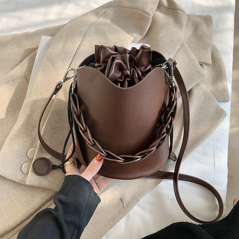 Autumn And Winter New Trendy Messenger Bag Niche Design Bucket Bag