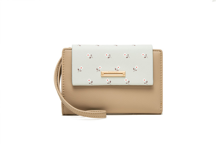 Title 2, Multifunctionele clutch met modeprint, matchend