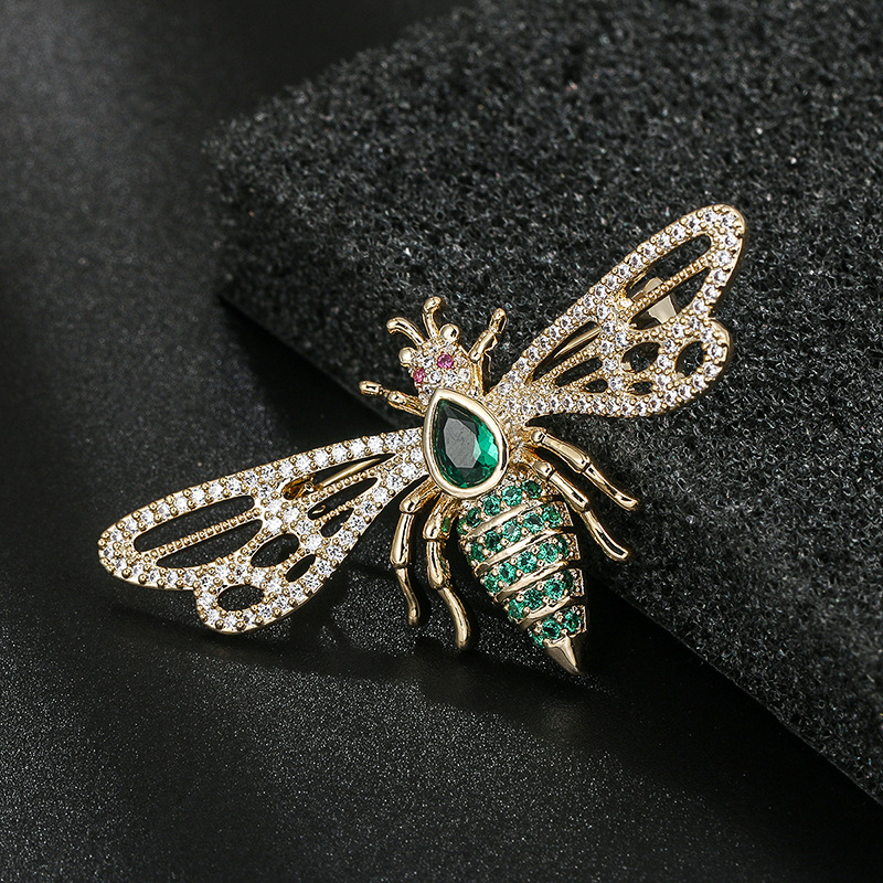 Title 3, Net Celebrity Explosion Butterfly Broche Micro-...