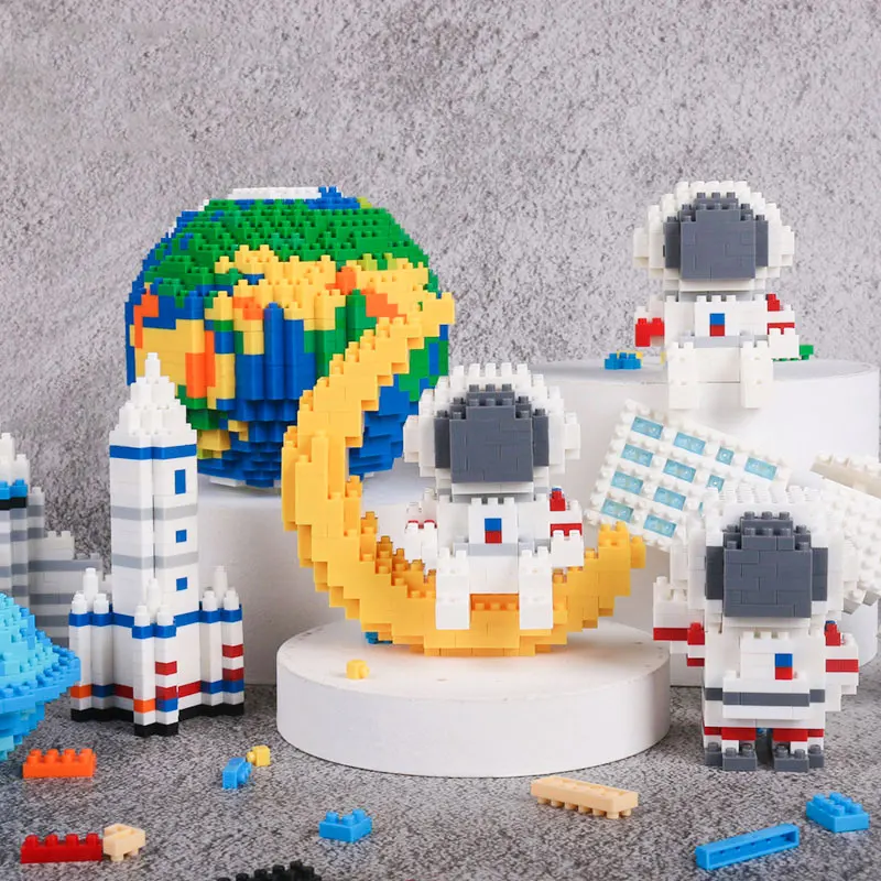 Creative Diy Mini Astronaut Building Blocks Children Toy Birthday