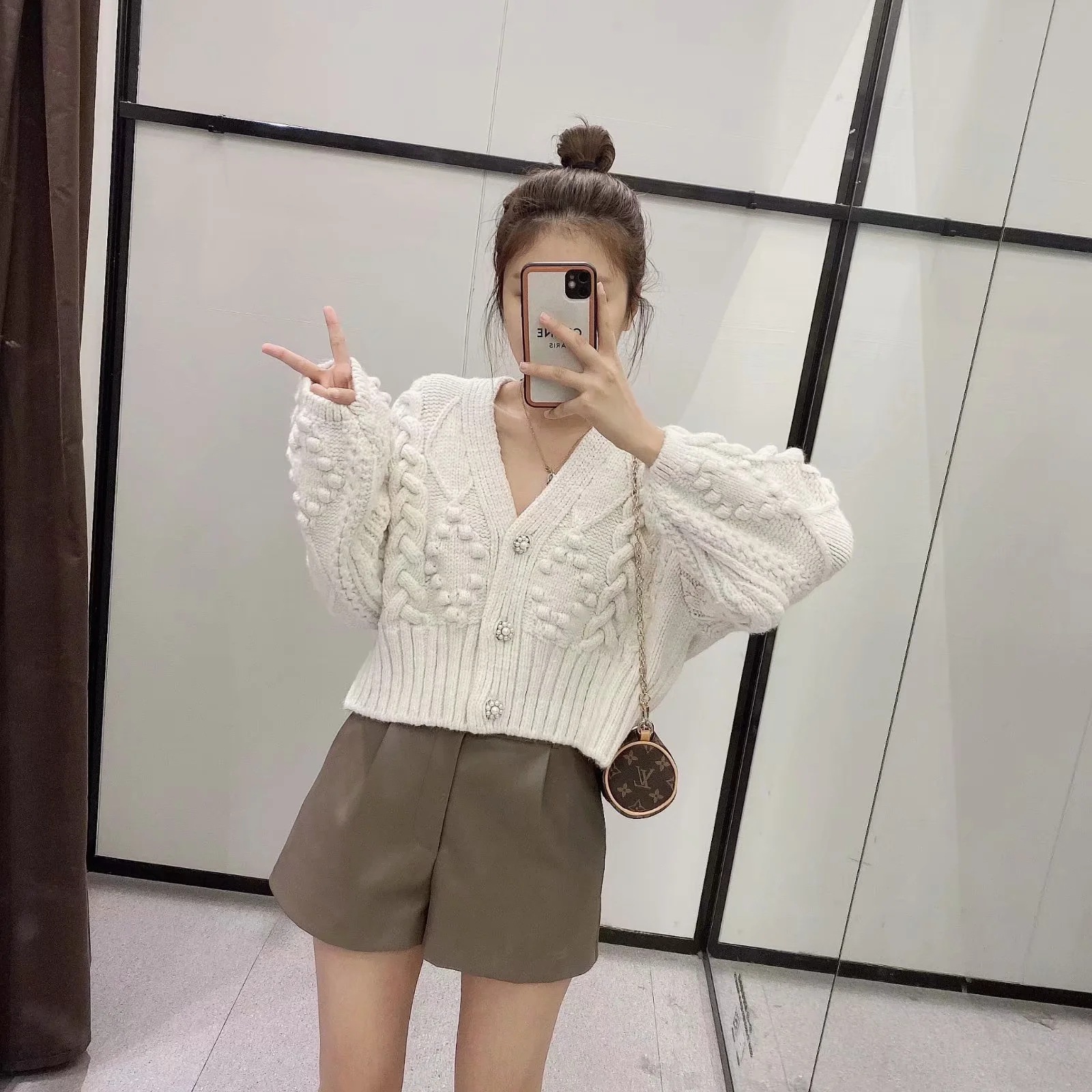 Women's Slimming Costume Jewellery Button Knitted Jacket