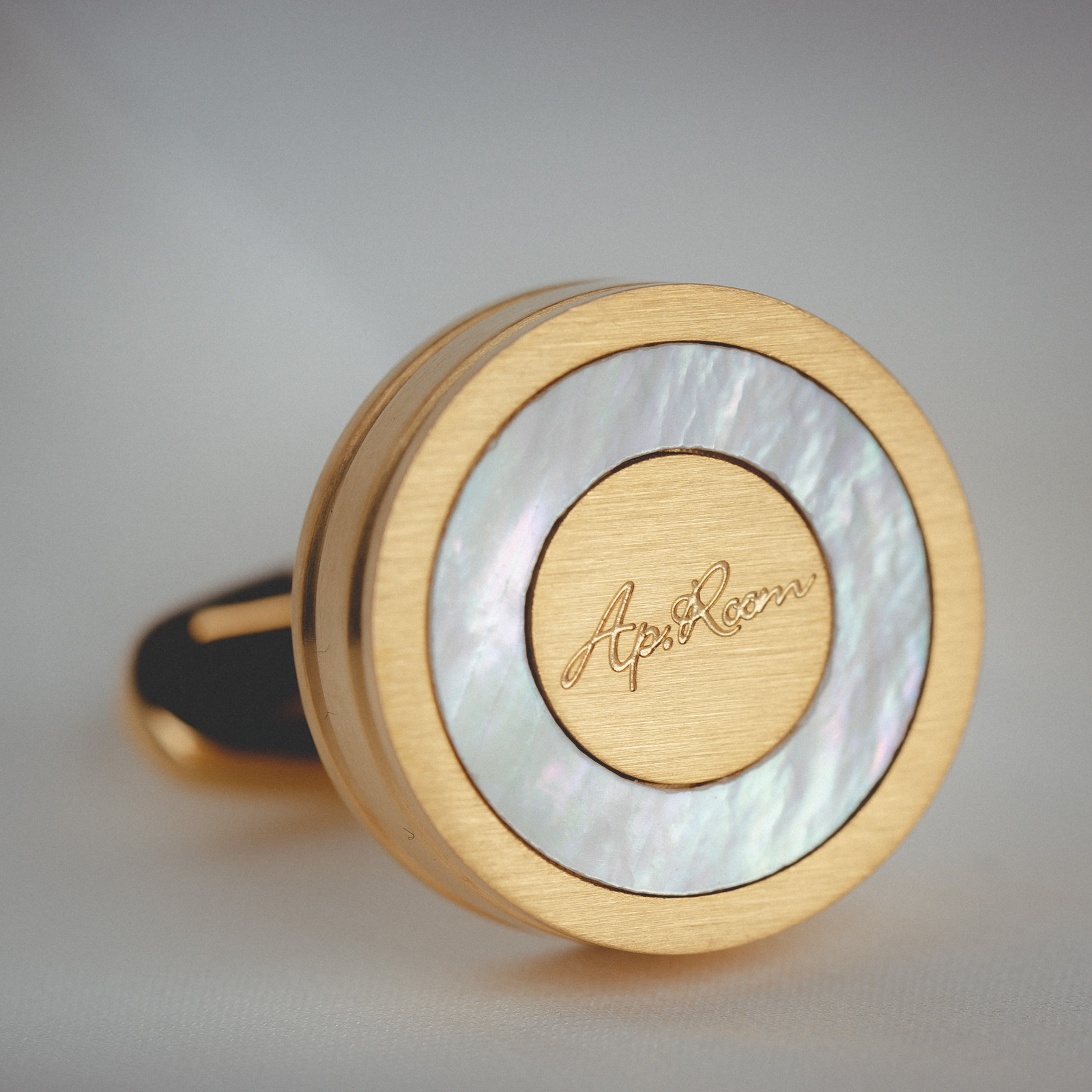 French Gold And Silver Shell Cufflinks Men's Business Casual — foto 2
