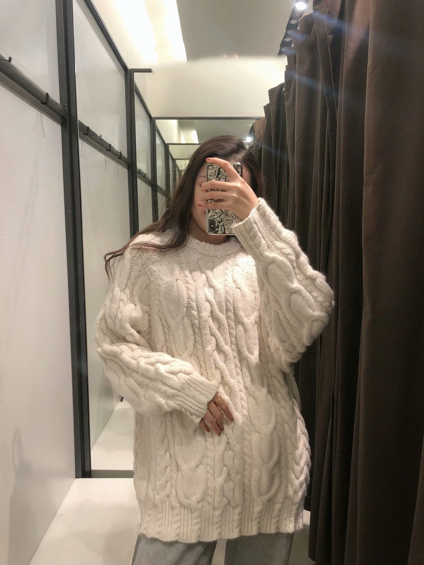 Title 4, Maglione bianco twist allentato da donna