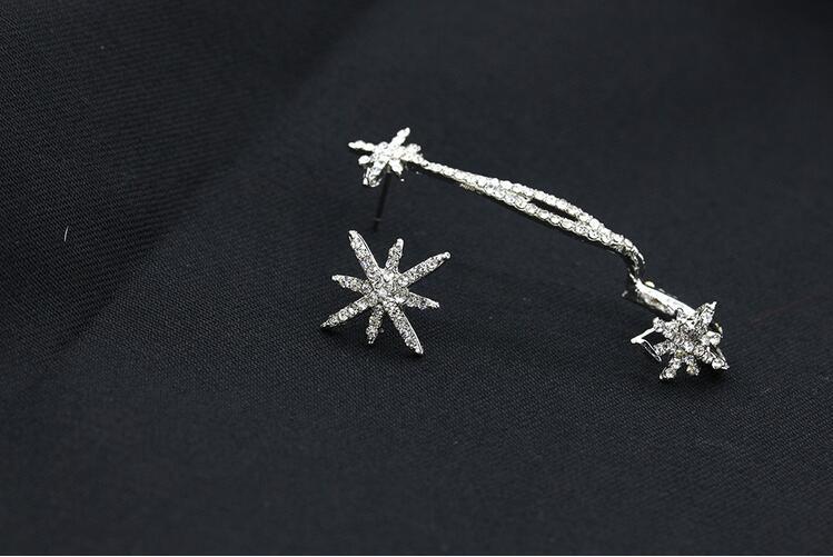 Rhinestone Asymmetric Snowflake Star Stud Earrings