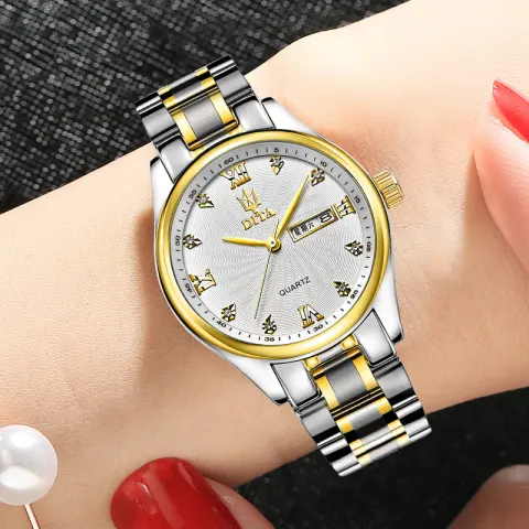 New Couple Models a Pair of Watches Men's