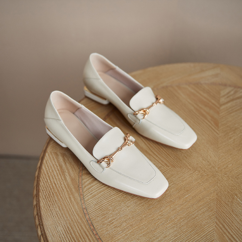 Women's Fashion Retro Metal Buckle Small Leather Shoes