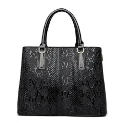 Ladies Handbag In Patent Leather Snake Print - Black - View 1