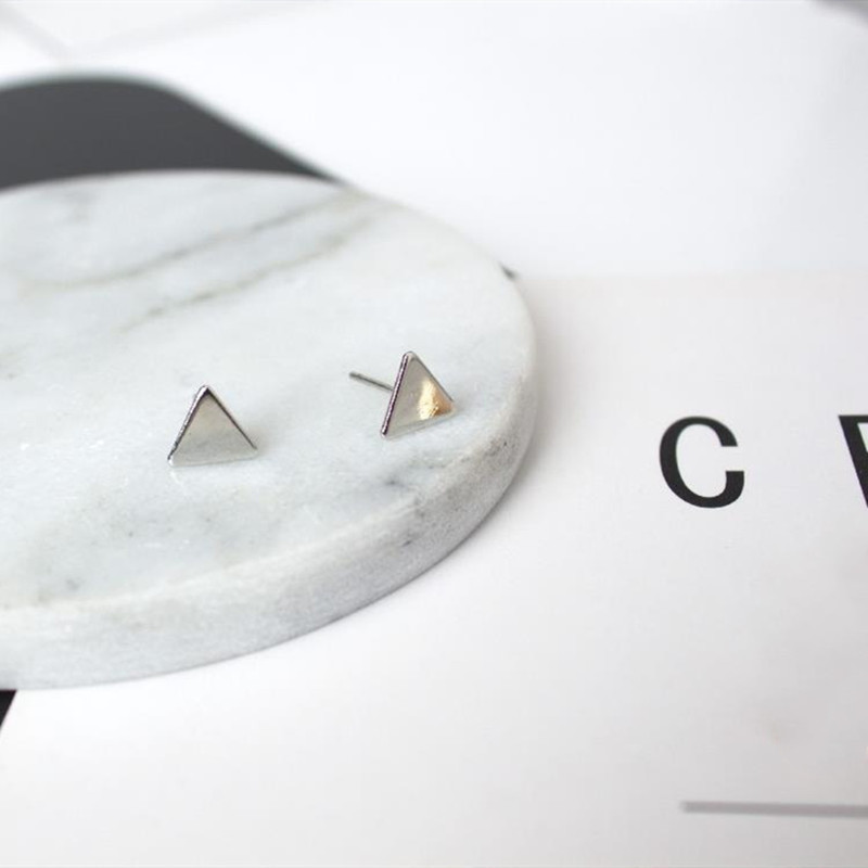 Simple Small Stud Geometric Mini Triangle Stud Lady