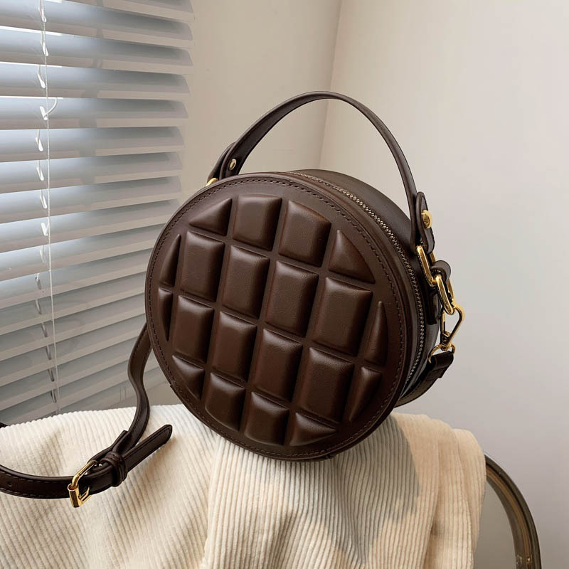 Title 3, Pu Chocolate One-shoulder Diagonal Bag