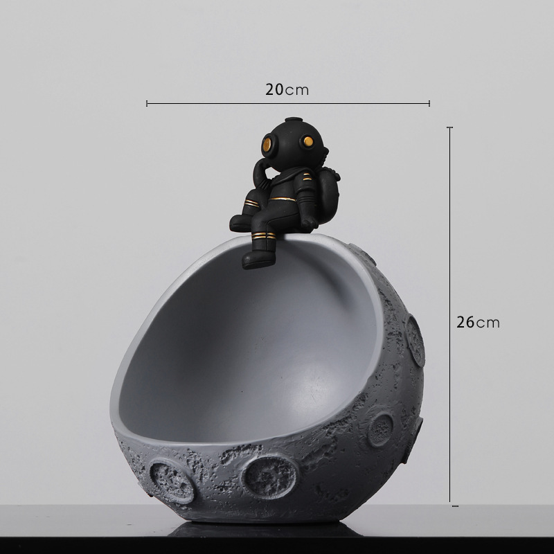 Nordic Light Luxury Astronaut Fruit Tray Decoration Key Storage Box