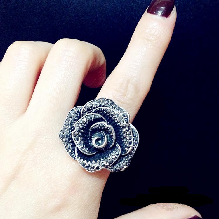Vintage Silver Flower Grey Diamond Fashion Exaggerated Female Ring