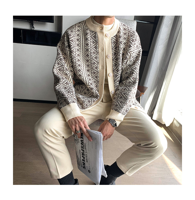 Thick Cardigan Sweater Men Loose Retro Round Neck Pin