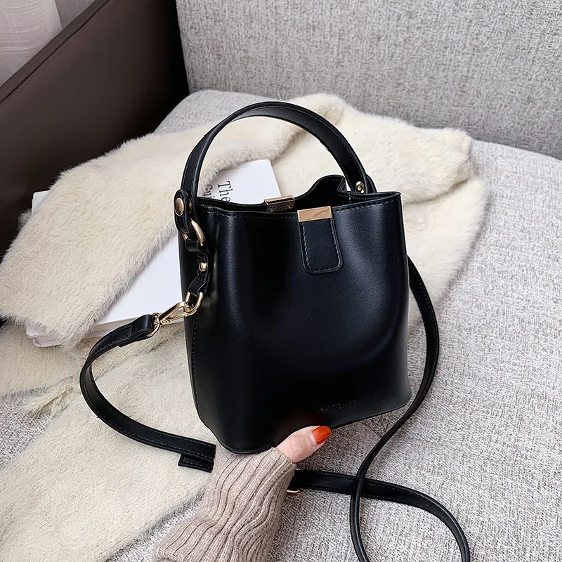 Simple One-shoulder Messenger Handbag - Black