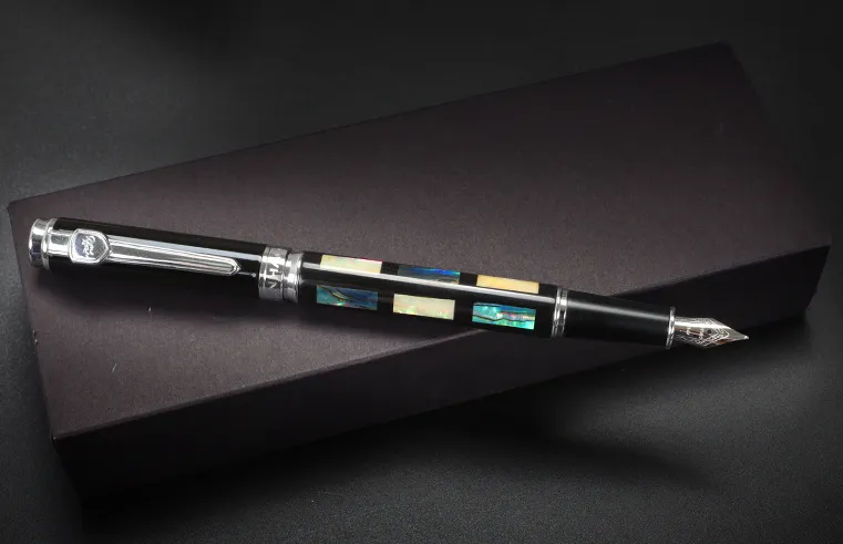 Full view of the pen set