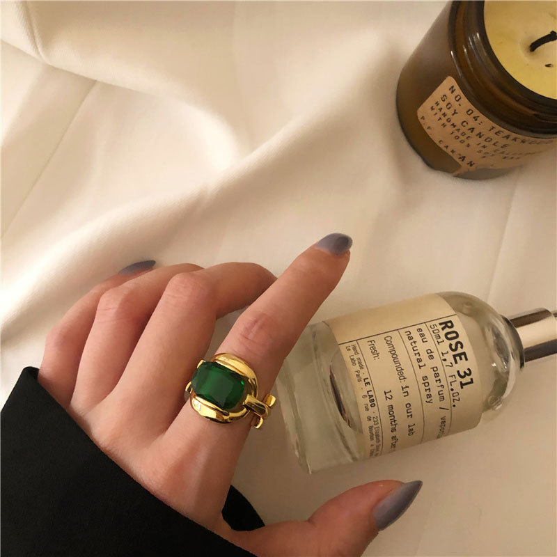 Fashion Retro Personality Emerald Gold Ring