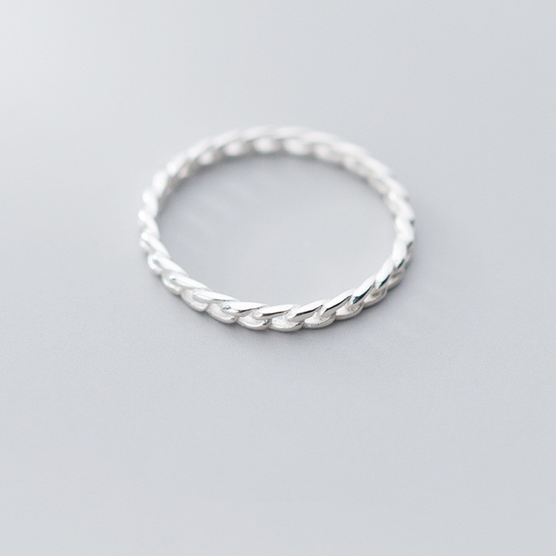 Simple Twist Chain Small And Exquisite Hand Jewelry