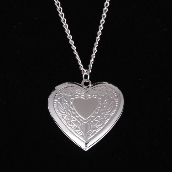 Heart to Heart Box Openable Necklace