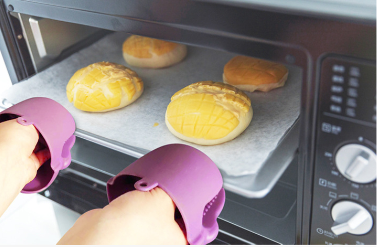 Waterproof Silicone Oven Heat Insulation Thickened Gloves