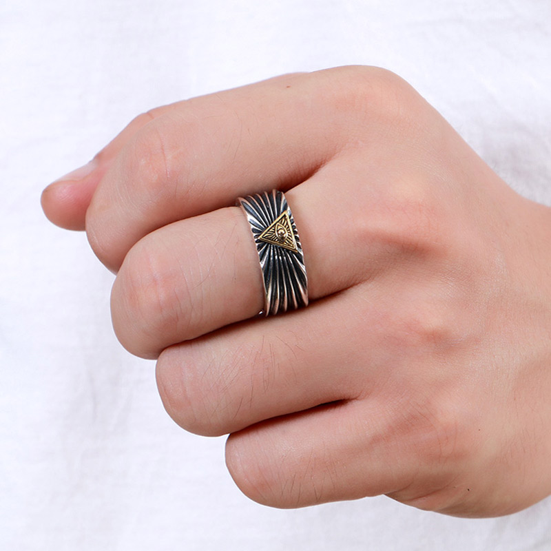 Fine Vintage Sterling Silver God Eye Finger Ring