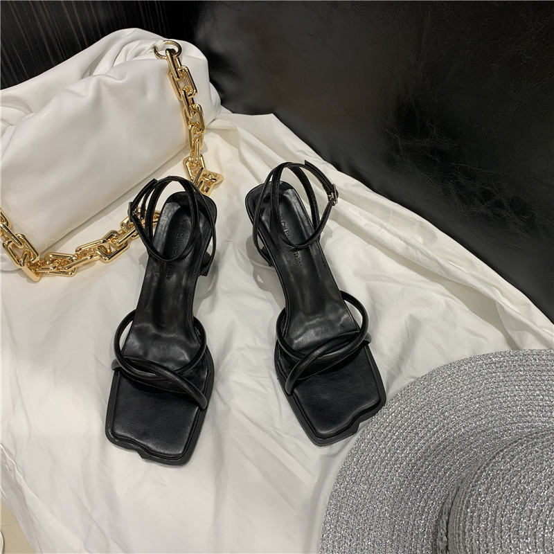 New net celebrity ins word with Roman sandals female fairy wind summer wild mid-heel square toe stilettos