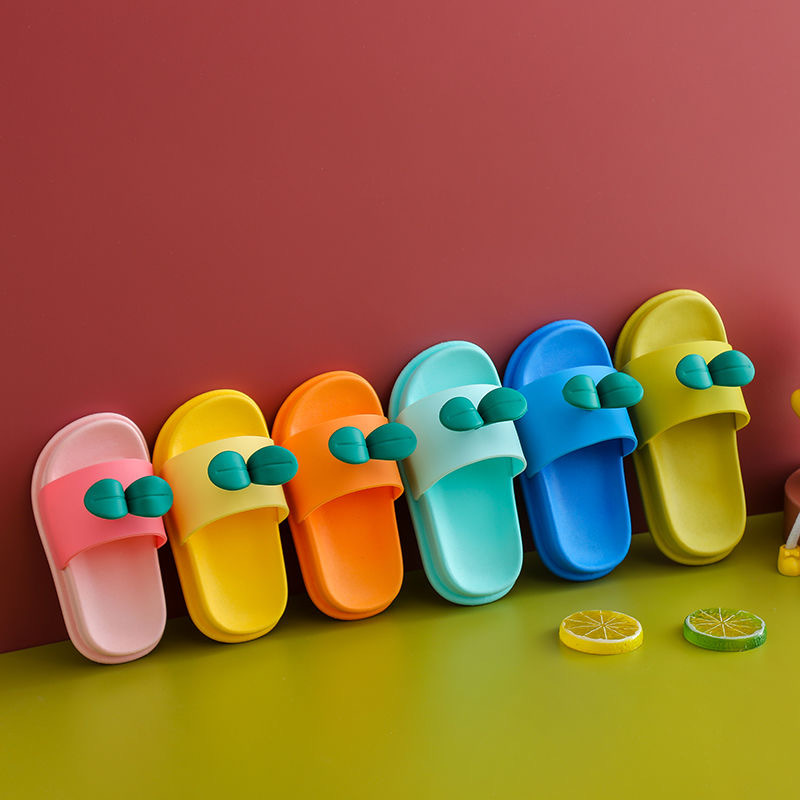 أحذية ونعال أطفال للحمام والمنزل