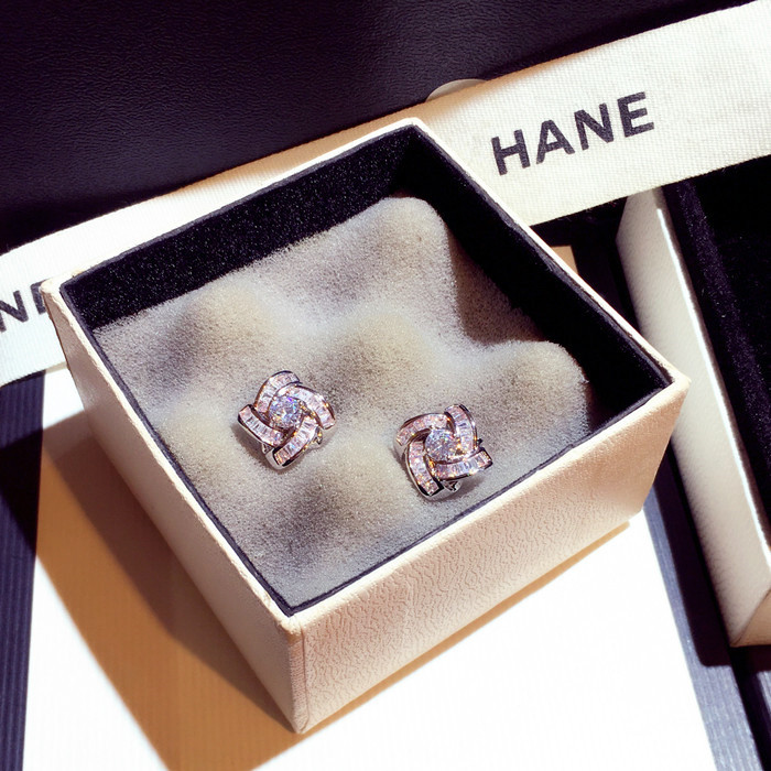 Silver Needle Earring Super Shining Set Diamond Geometric Temperament Studs