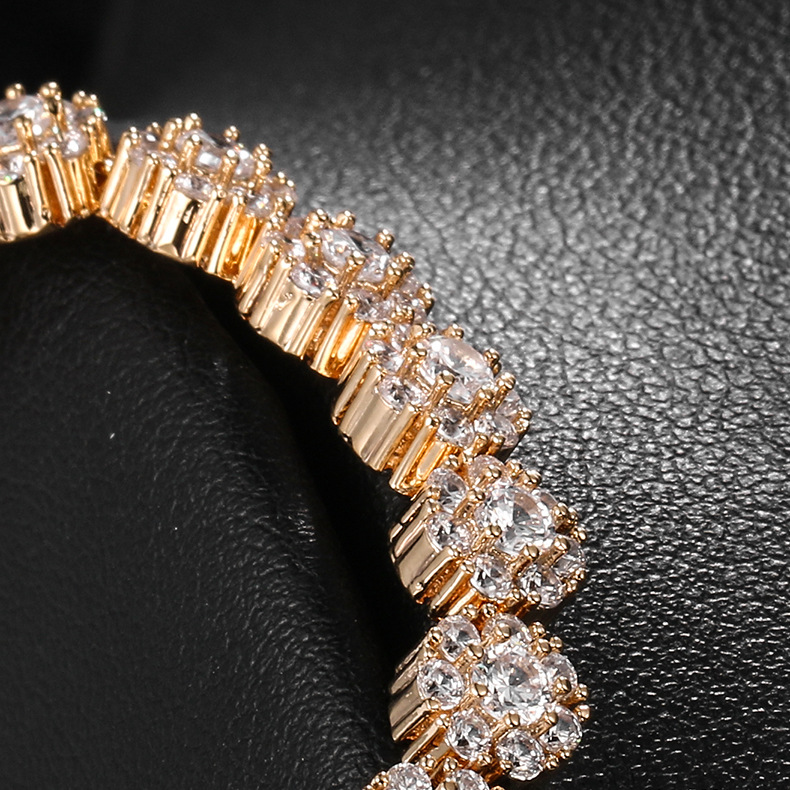 Pulled Zircon Ladies Flower Bracelet