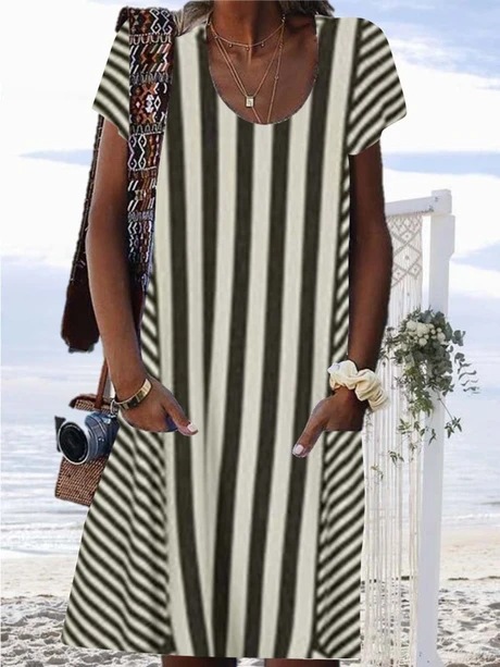 U-neck Short-sleeved Striped Dress With Printed Pockets