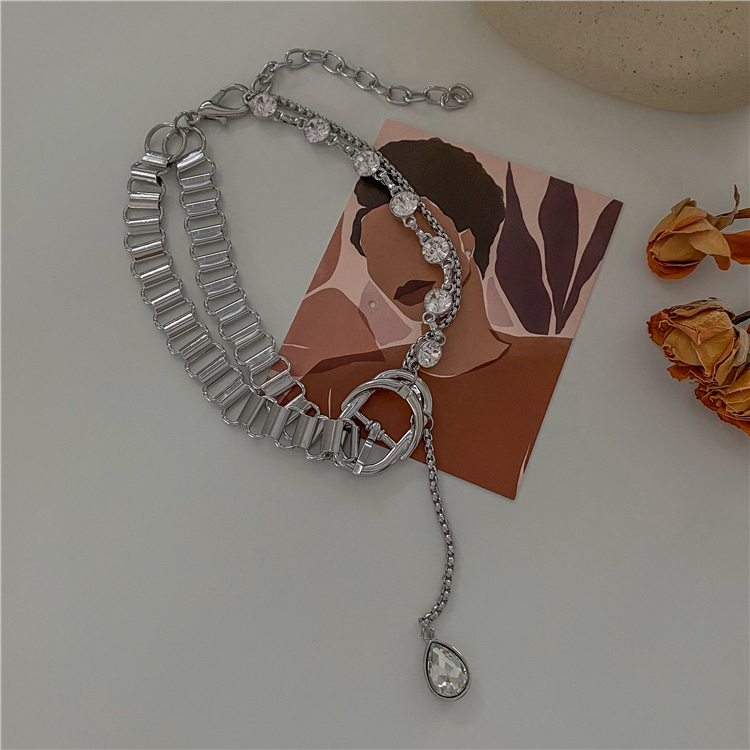 Fashion Retro Exaggerated Pendant Necklace